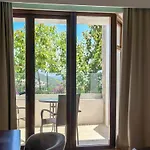 Aqua Vista 4*