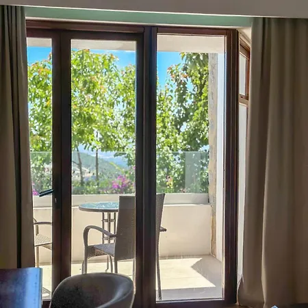 Aqua Vista 4*
